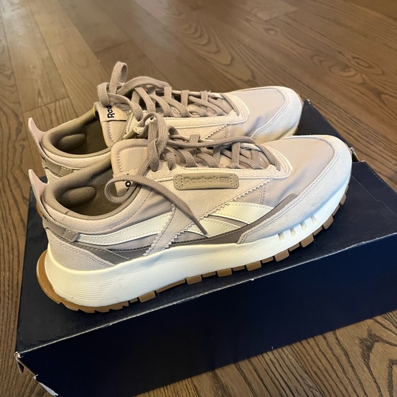 Reebok CL Legacy Taupe - Picture 1 of 3